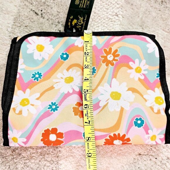 Retro Summer Hanging Toiletry Bag - Picture 3 of 5